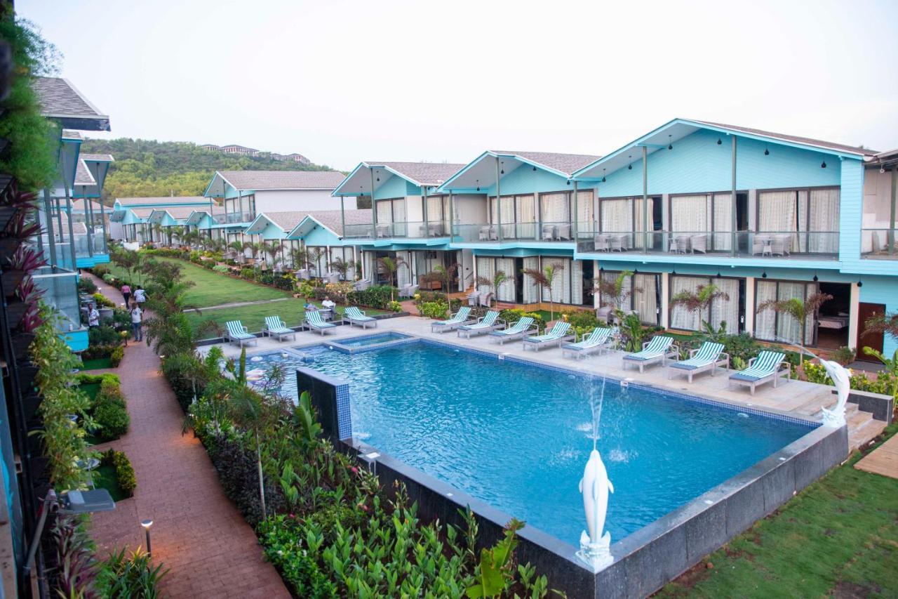Tan-N-Sand Morjim Exterior foto